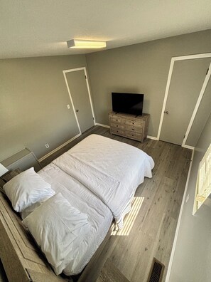 3 bedrooms, WiFi, bed sheets