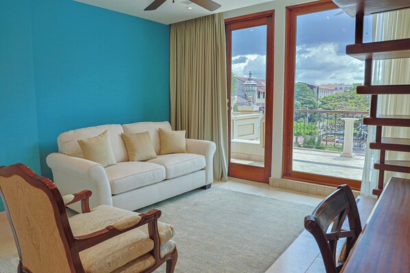 Luxury-Suite, Balkon | Wohnbereich