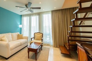 Luxury-Suite, Balkon | Badezimmer