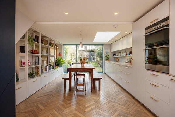 Nhà | 4 phòng ngủ, truy cập Internet tốc độ cao