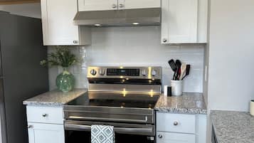 Fridge, microwave, dishwasher