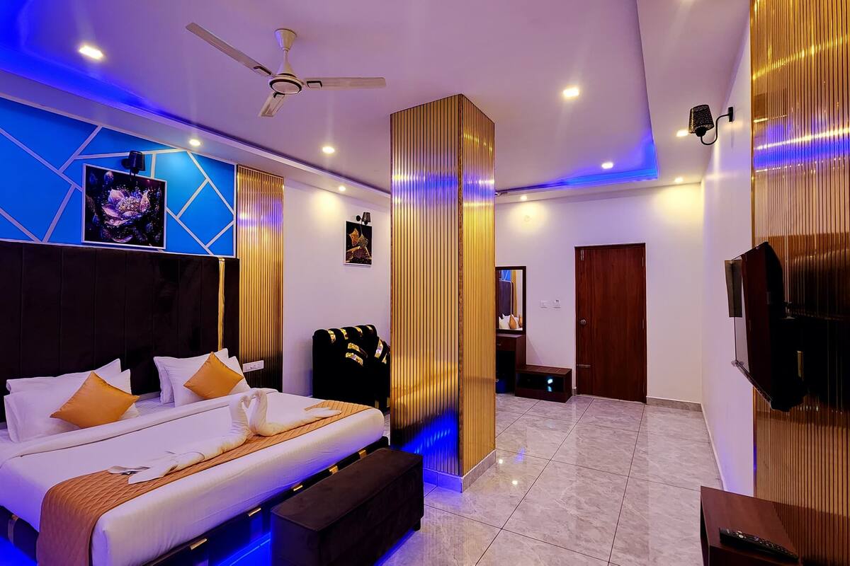 Deluxe Double Room, Balcony, City View
