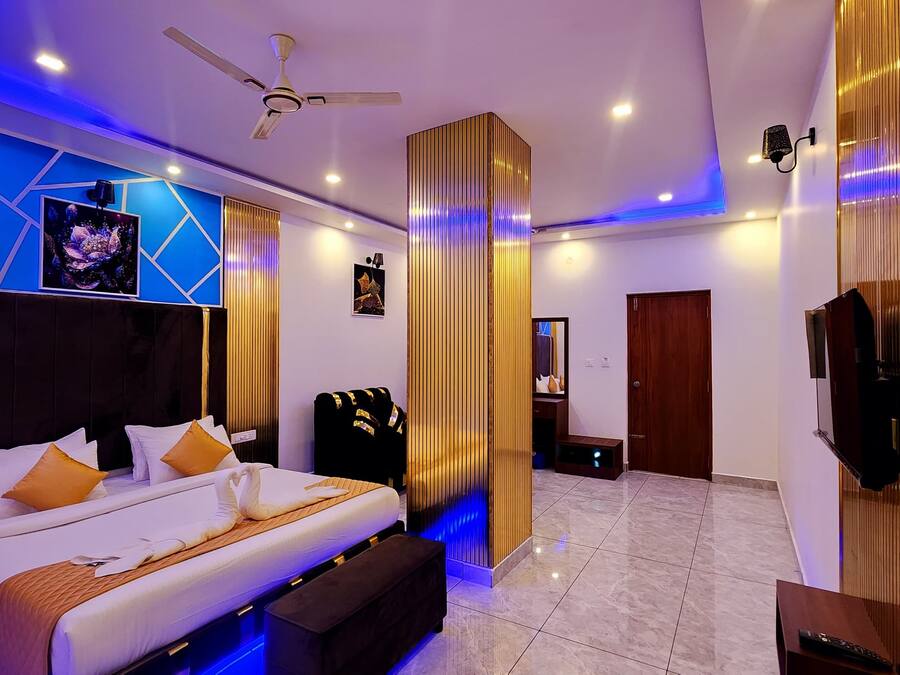 Deluxe Double Room, Balcony, City View | Free WiFi