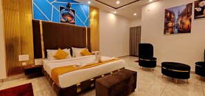 Quarto casal luxo, sacada, vista para a cidade | Wi-Fi de cortesia