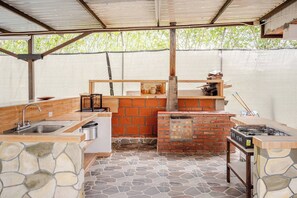 微波炉、烤箱、茶具/咖啡用具、厨具/餐具