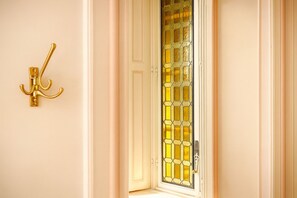 Classic Room | Free WiFi