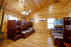 5 bedrooms, internet, bed sheets