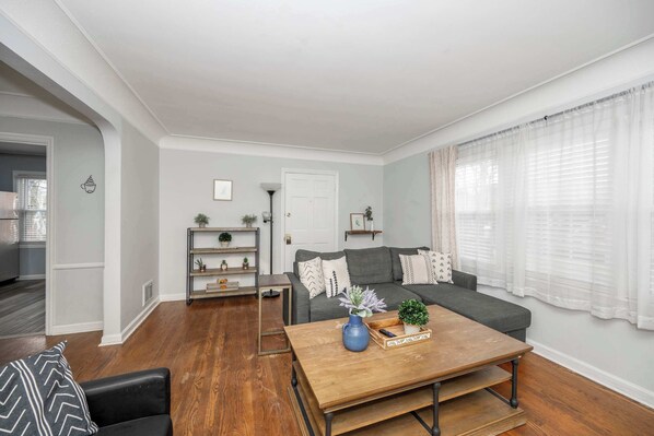 Condo, Multiple Beds, Kitchen, Garden View (Kenwood Keys Suites) | Living area | 42-inch flat-screen TV with digital channels