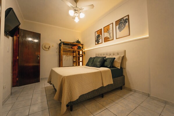 2 bedrooms, iron/ironing board, WiFi, bed sheets