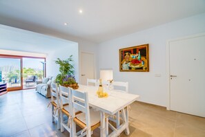 Apartment | Dining