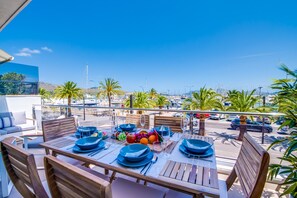 Apartment | Outdoor dining