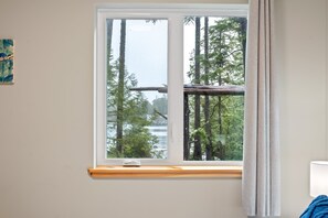 Interior - SS#3 Paddler-Cozy, Modern, Spring Cove View, Sauna (Ucluelet)