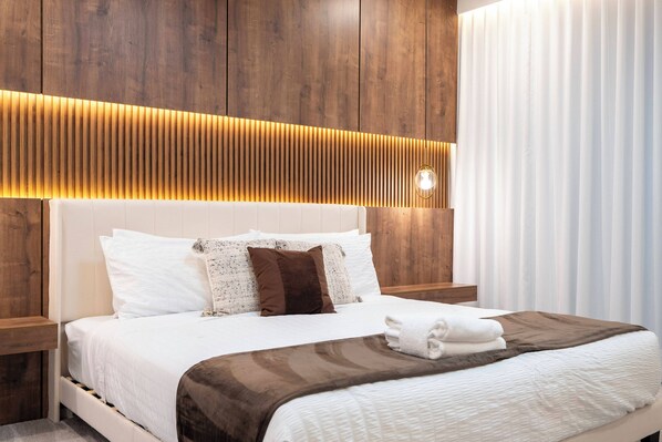 9 habitaciones, tabla de planchar con plancha, wifi y ropa de cama 