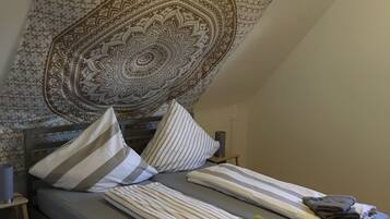 Classic-Apartment, 3 Schlafzimmer, Nichtraucher, Gartenblick | 3 Schlafzimmer, Bügeleisen/Bügelbrett, Reisekinderbett, kostenloses WLAN