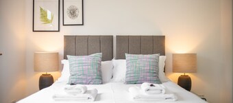 Spacious 5‑Bedroom Detached St Andrews Home with Garden, Parking & Pet‑Friendly Family Space