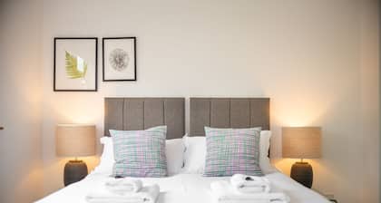 Spacious 5‑Bedroom Detached St Andrews Home with Garden, Parking & Pet‑Friendly Family Space