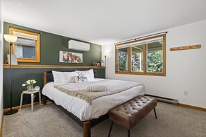 4 bedrooms, travel cot, WiFi, bed sheets