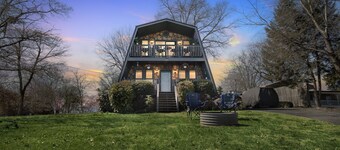 NEW! Beautiful Lakeview Chateau with Stunning Views