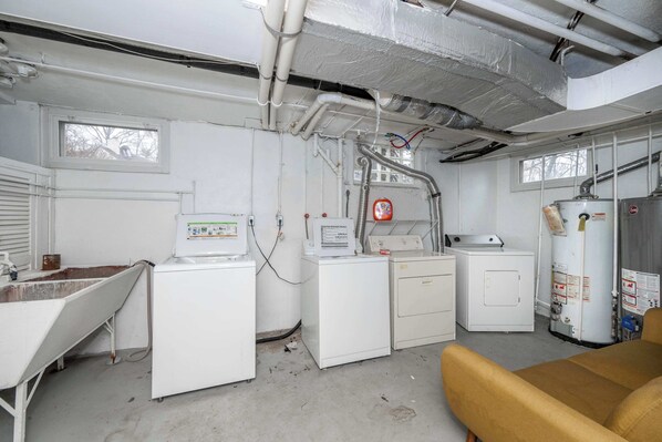 Condo, Multiple Beds, Kitchen, Garden View (Kenwood Keys 2) | Interior