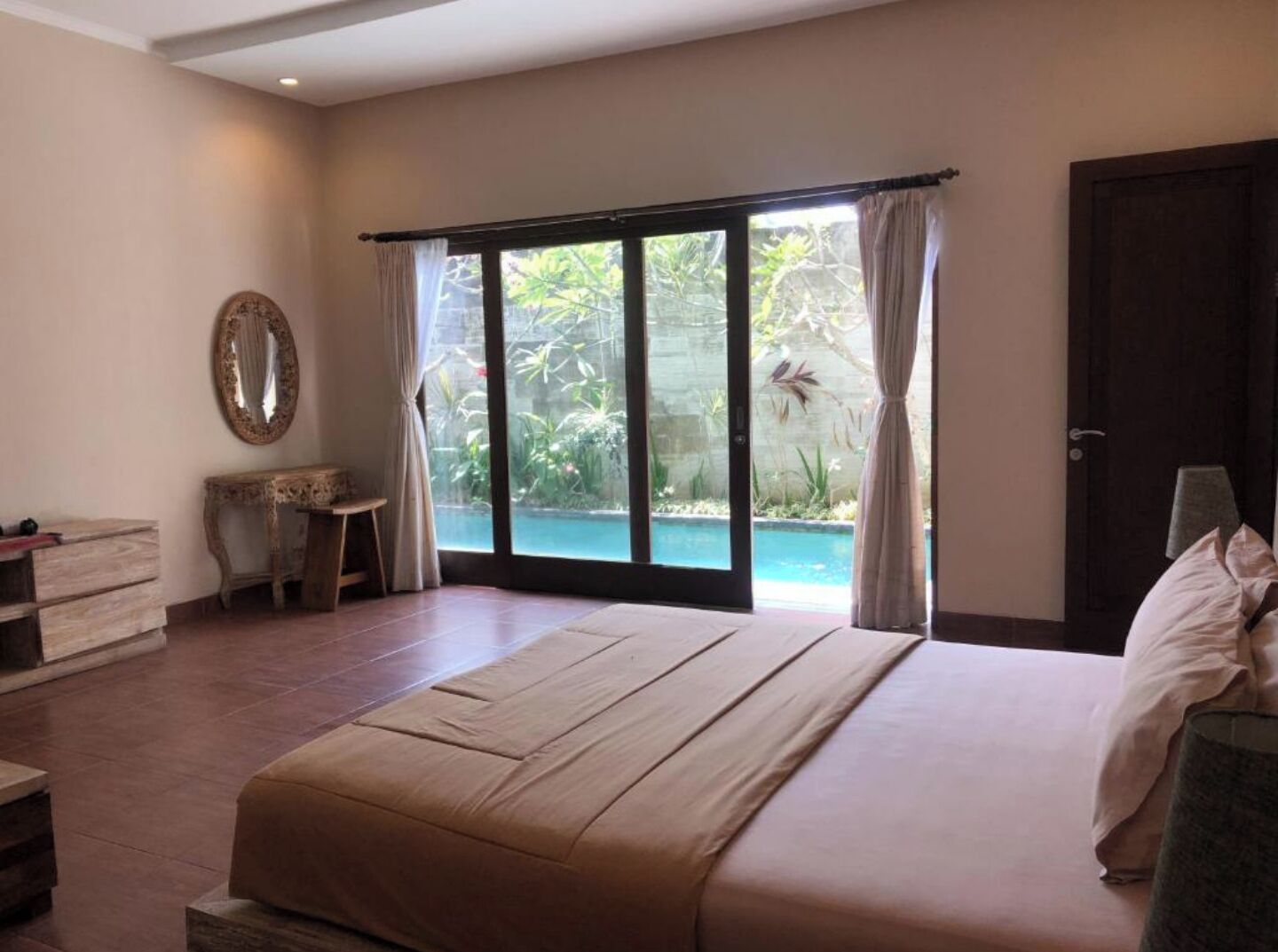 4 chambres, fer et planche à repasser, Wi-Fi gratuit, draps fournis