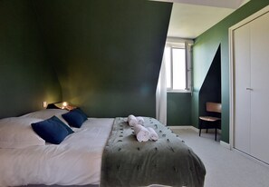 3 bedrooms, iron/ironing board, free WiFi