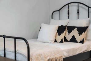 Studio, 1 Queen Bed, Kitchen (Bridge Park Luxe - 29-night min) | Free WiFi