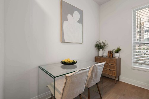 Bridge Park Luxe Studio for 2!