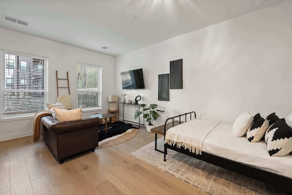 Studio, 1 Queen Bed, Kitchen (Bridge Park Luxe - 29-night min) | Free WiFi