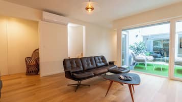 Een flatscreentelevisie