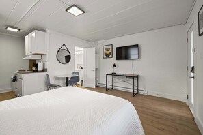 Suite estudio, 1 cama de matrimonio, cocina, vistas al jardín (Chic City Retreat 89) | 1 dormitorio, decoración individual, mobiliario individual