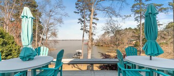 BIG WATER views in Abbeville: 3BR, Master Ste, Hot Tub, Ice Machine, Beach Area