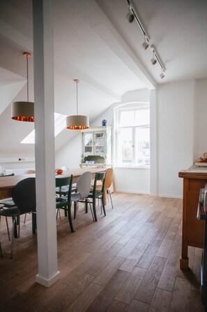 Dining - 180sqm penthouse for up to 11 people - central (Gera)