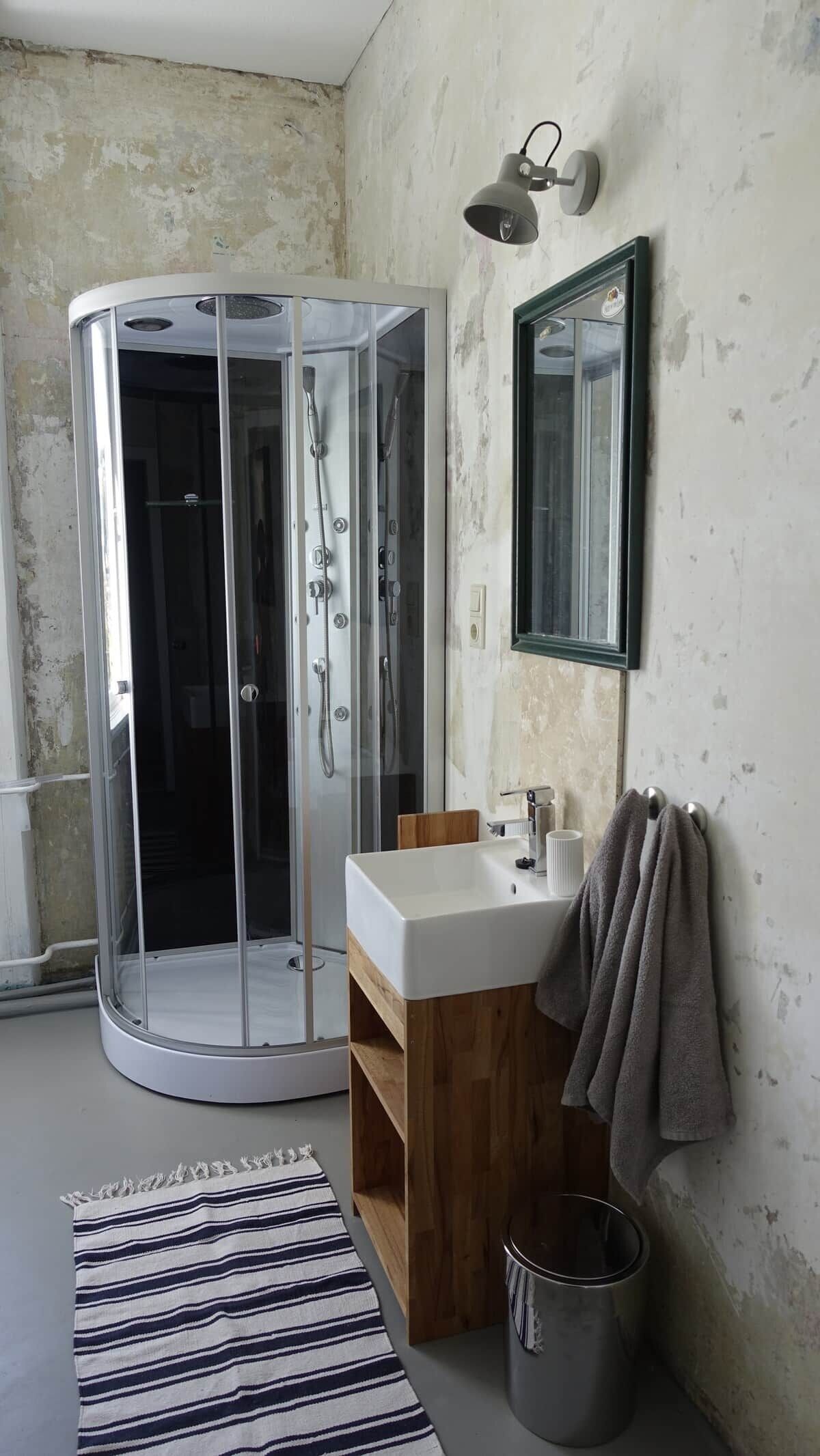 Haartrockner, Toilettenpapier