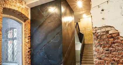 180sqm penthouse for up to 11 people - central