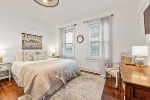 4 habitaciones, decoración personalizada y muebles diferentes