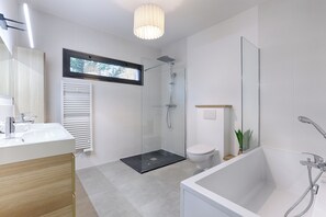 Villa Nature - 10 Minutes de Disneyland | Bathroom - Villa Carotte à 10 Minutes de Disneyland Paris (Chalifert)