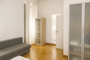 Free WiFi - dHomes - Apartments and Rooms - Room 104 (Milan)