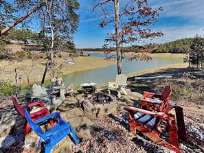 Property grounds - Lakefront Retreat with 8 Acres, Firepit, Hot Tub + Fantastic Entertainment Room! (Sevierville)