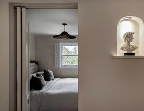 1 soverom, skrivebord, strykejern/-brett og wi-fi (inkludert)