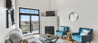Egg Harbor: new build, indoor pool, gym