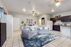 Iron/ironing board, Internet, bed sheets