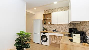 Fridge, microwave, coffee/tea maker, toaster