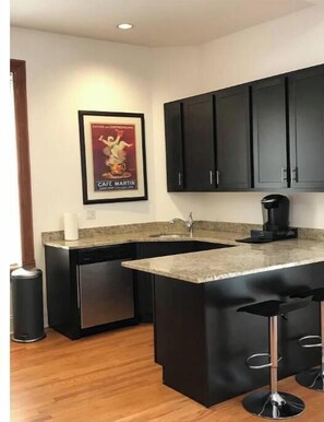 Fridge, microwave, oven, stovetop - Spacious loft in the heart of West Town, Noble Square Chicago (Chicago)