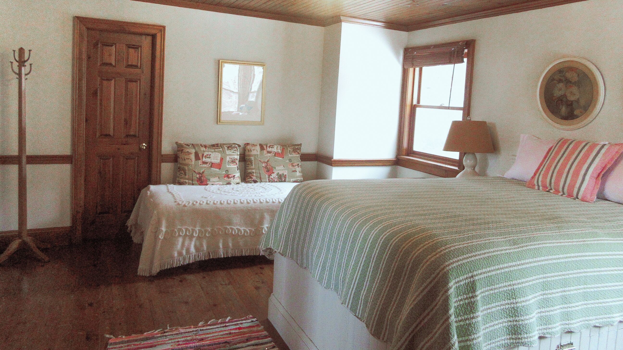 5 bedrooms, iron/ironing board, WiFi, bed sheets