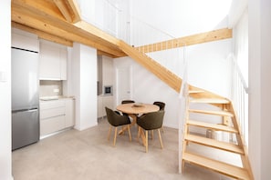 Deluxe Apartment, 3 Bedrooms | 1 bedroom, free WiFi, bed sheets