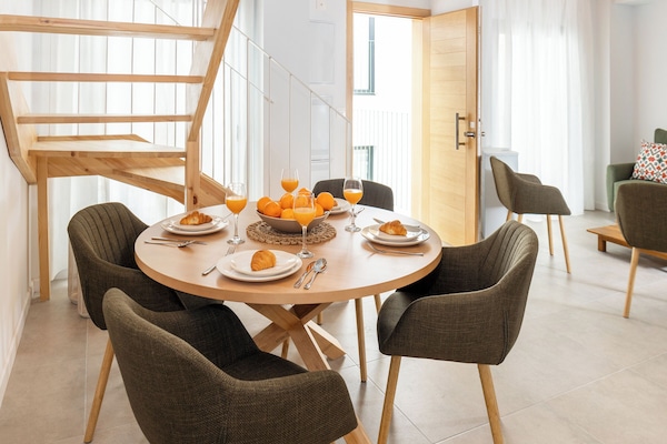 Deluxe Apartment, 3 Bedrooms | Soundproofing, free WiFi, bed sheets