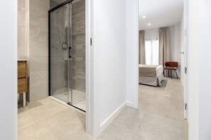 Apartment, 1 Bedroom | Soundproofing, free WiFi, bed sheets - Nest Flats Triunfo (Granada)