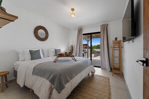 3 bedrooms, iron/ironing board, travel cot, free WiFi