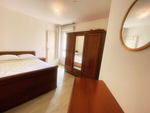 1 Schlafzimmer, Bügeleisen/Bügelbrett, kostenloses WLAN, Bettwäsche