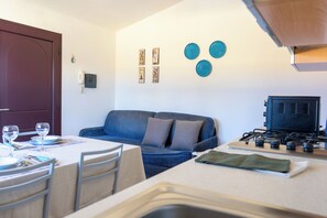 Private kitchen - La Caletta Apartments (Siniscola)
